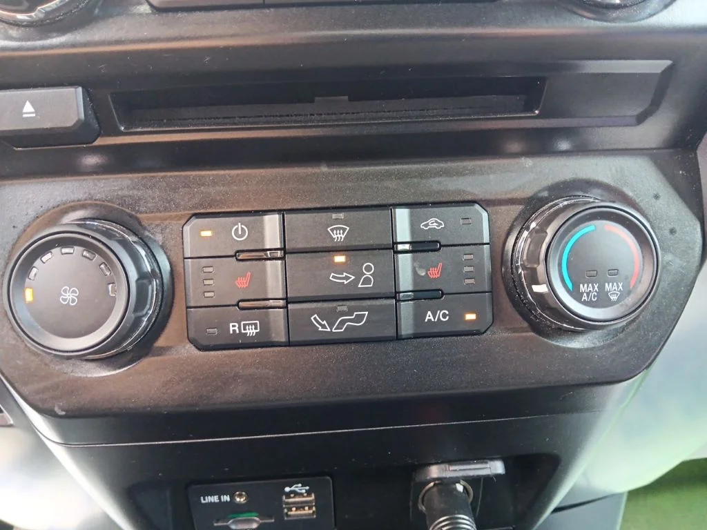 Used 2015 Tuxedo Black Metallic Ford XLT image 26