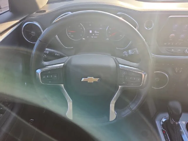 Used 2020 SUMMIT WHITE Chevrolet LT image 17