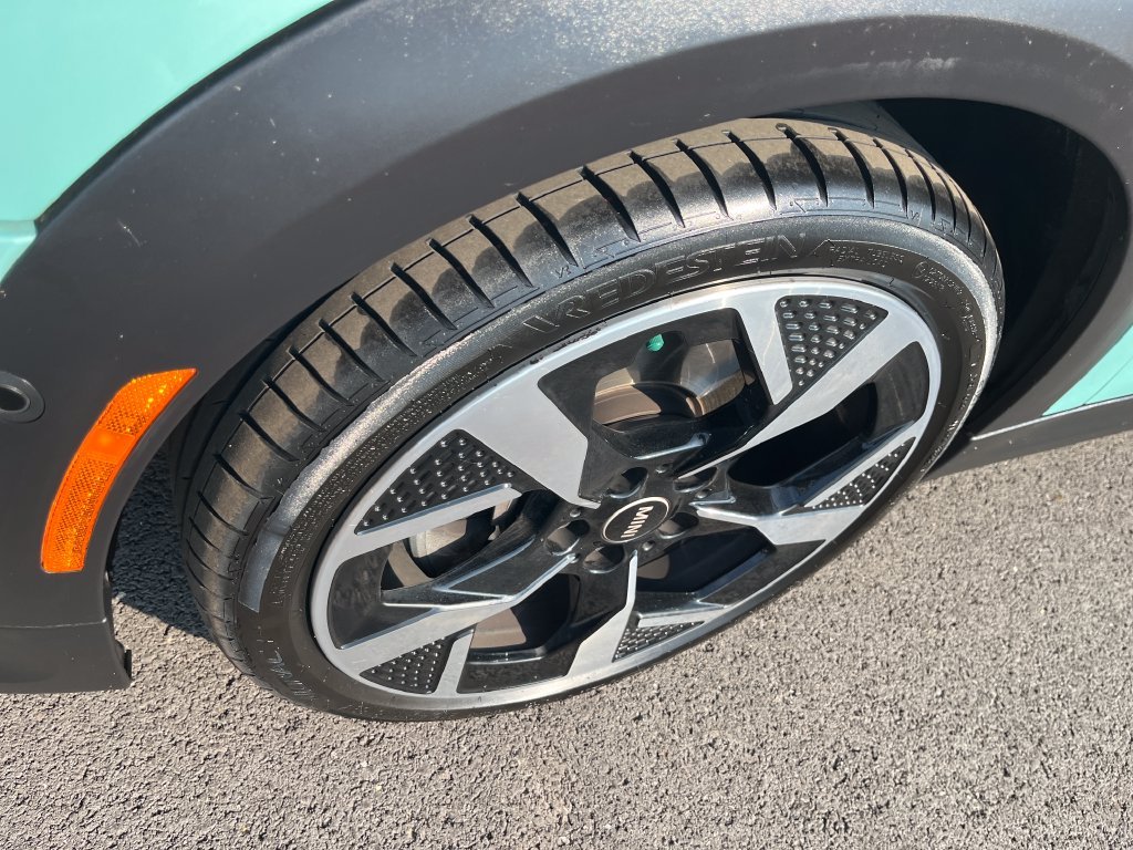 Used 2025 Green MINI Signature image 9