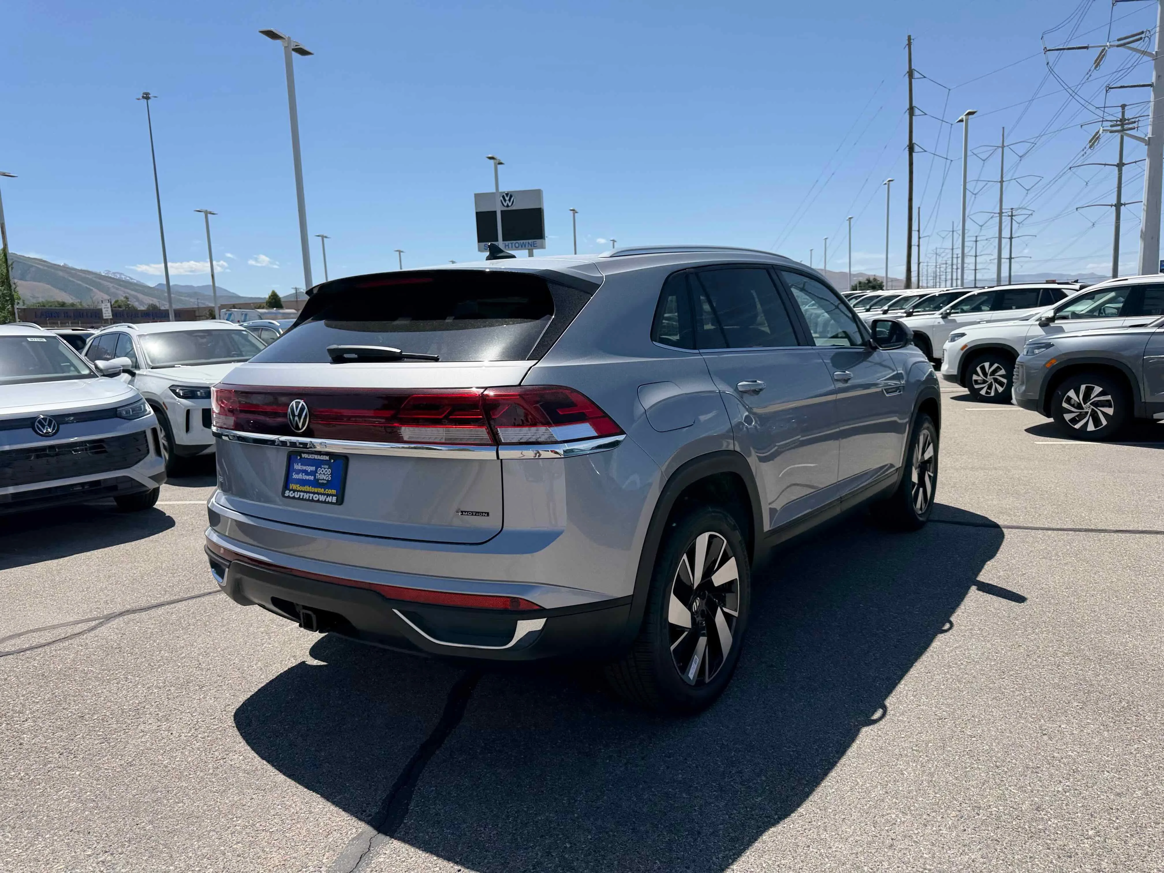 New 2026 Silver Mist Volkswagen 2.0T SE w/Technology image 5