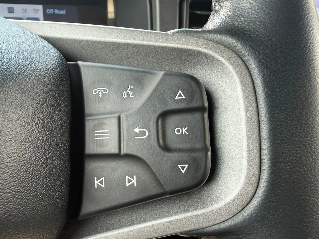 Used 2024 Gray Ford Wildtrak image 17