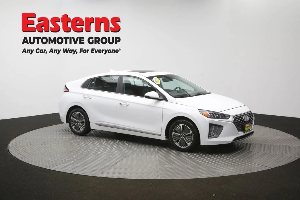 Used 2021 White Hyundai Limited image 53
