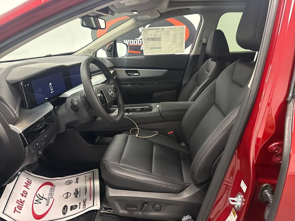 New 2026 Scarlet Ember Tintcoat Nissan SL image 9