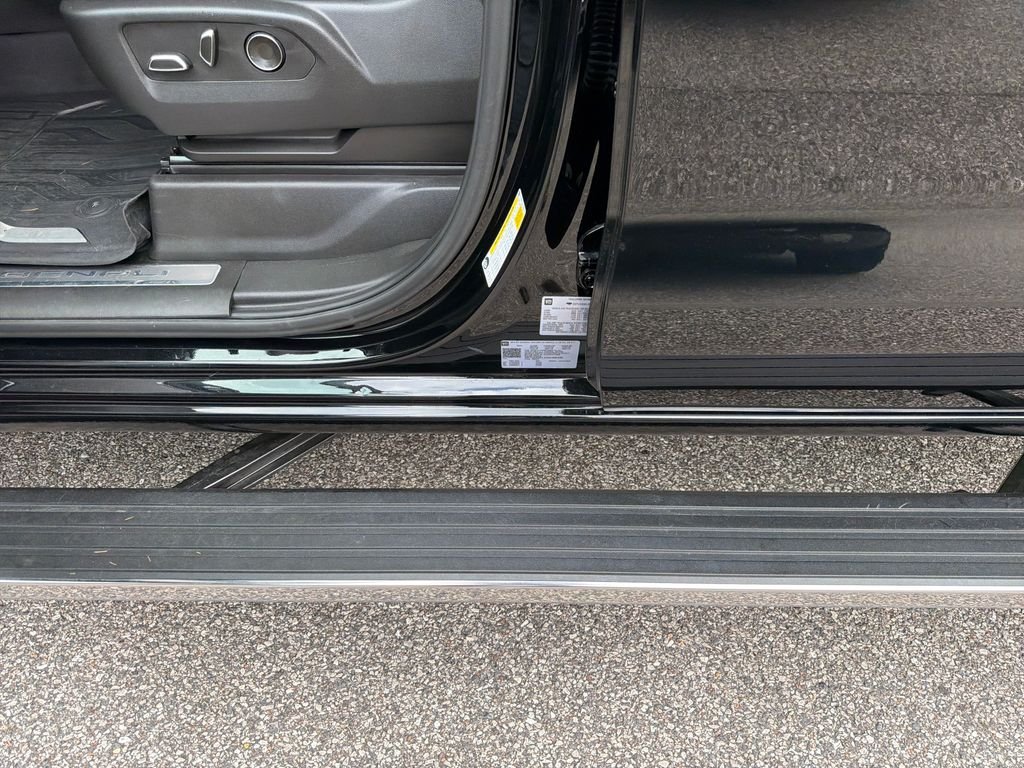 Used 2025 Onyx Black GMC Denali image 33