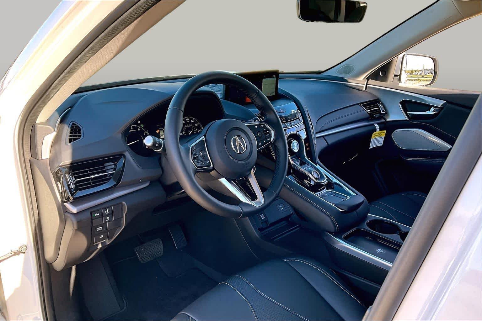 Used 2025 Platinum White Pearl Acura w/Technology Package image 17