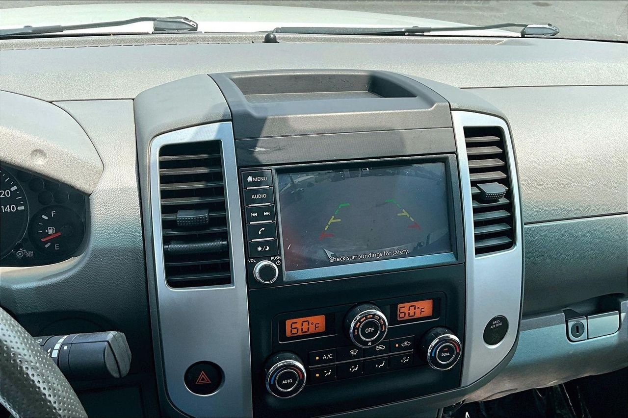 Used 2020 Glacier White Nissan Crew Cab SV 4x2 image 18