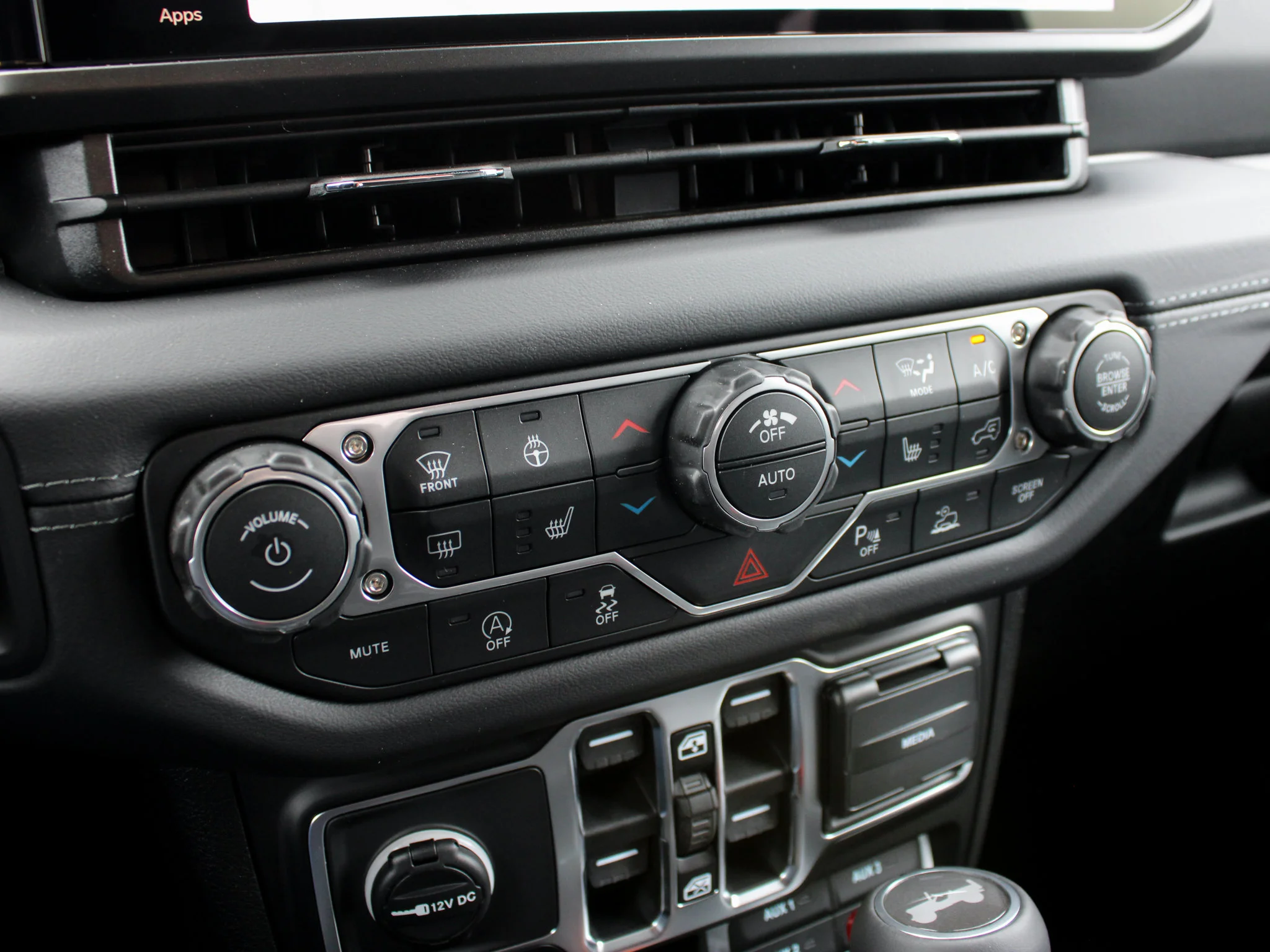New 2026 Grey Jeep Sahara* 4 Door 4x4, Trailer Tow Group, McKinley Leather, Alpine Audio image 21