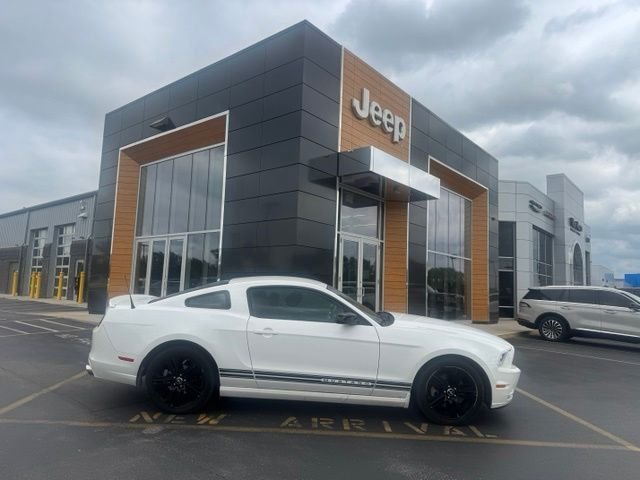 Used 2013 Performance White Ford V6 image 1