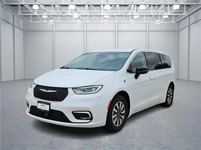 2024 Chrysler Pacifica Hybrid Select Front-Wheel Drive Passenger