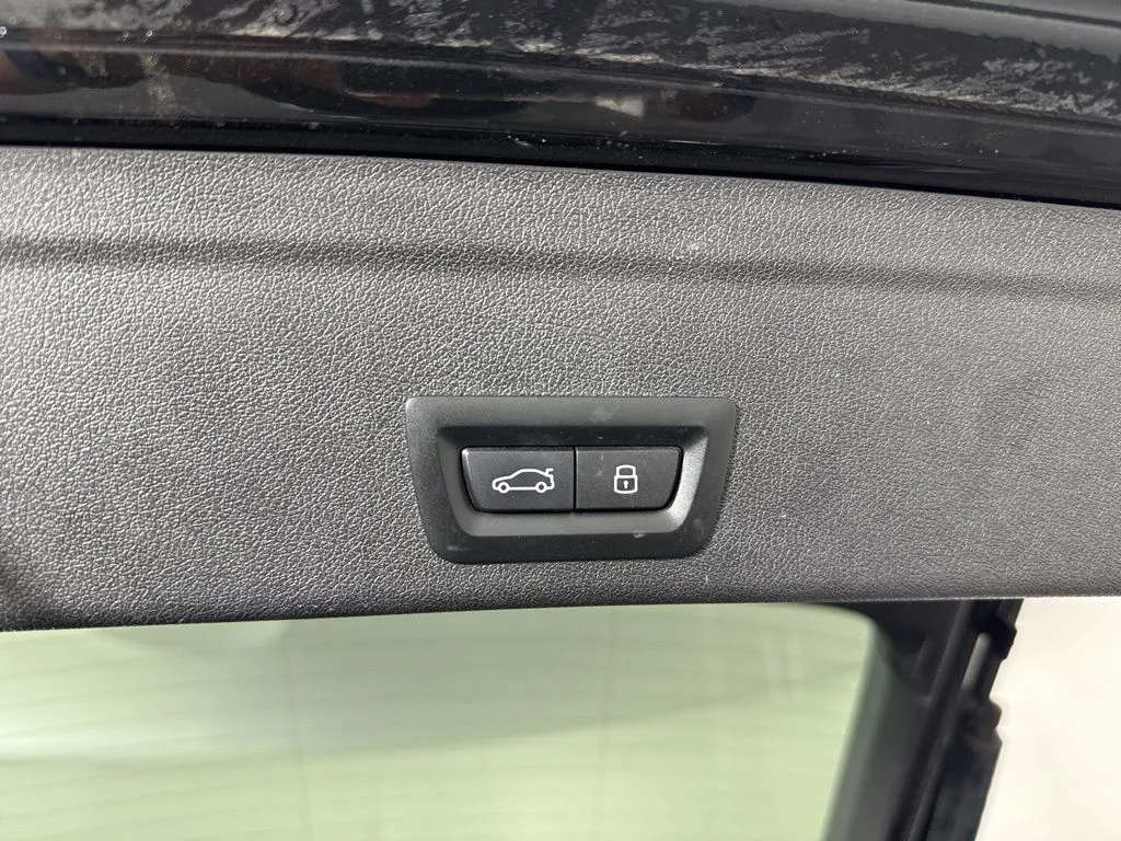 Used 2024 Black BMW xDrive40i image 24