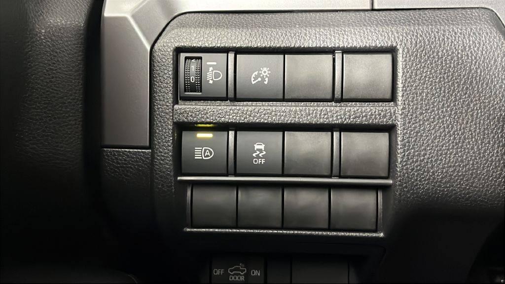 2025 Toyota Tacoma SR5 - Photo 28