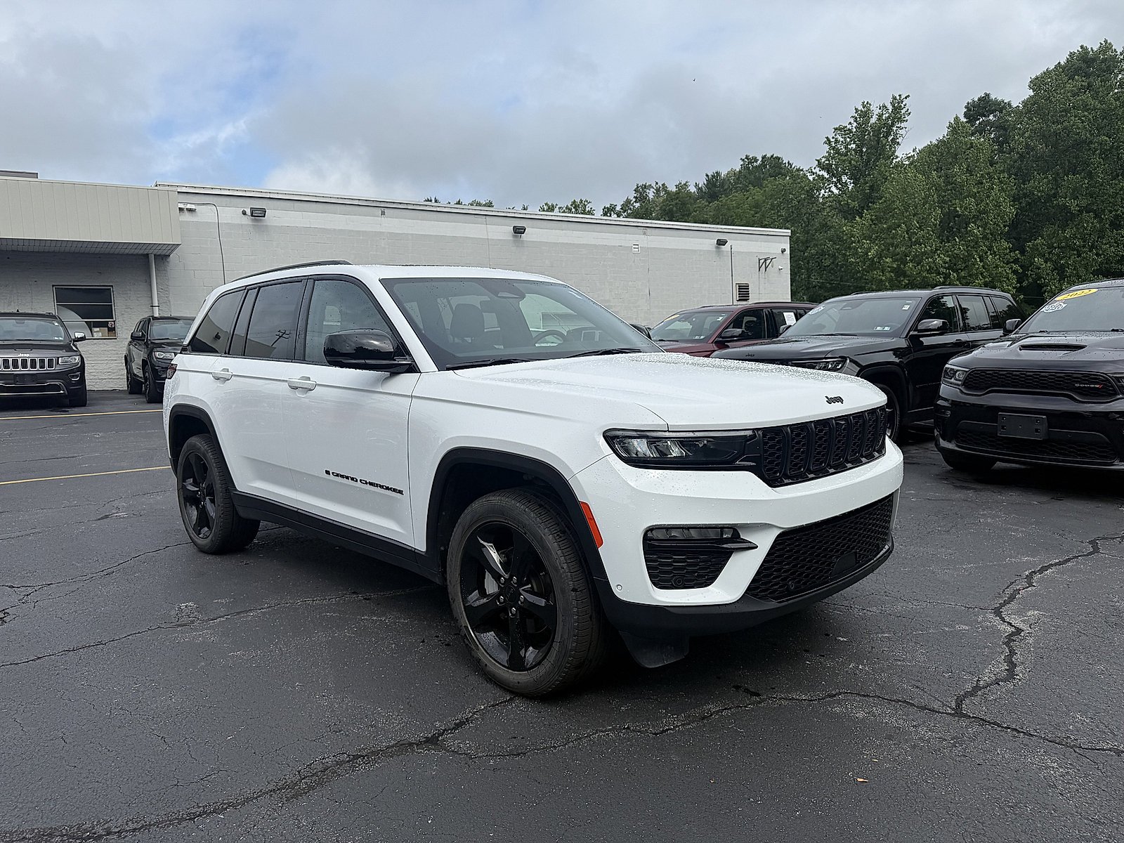 Used 2025 Bright White Clearcoat Jeep Limited image 19