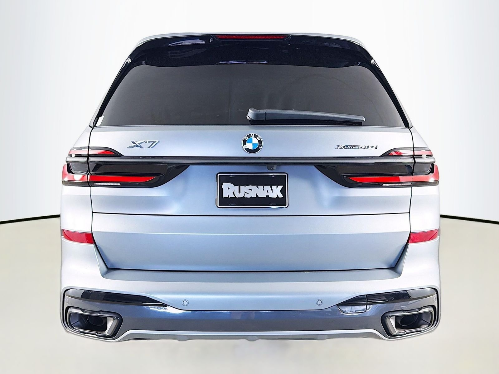 Certified Used 2024 Frozen Pure Grey Metallic BMW xDrive40i image 6