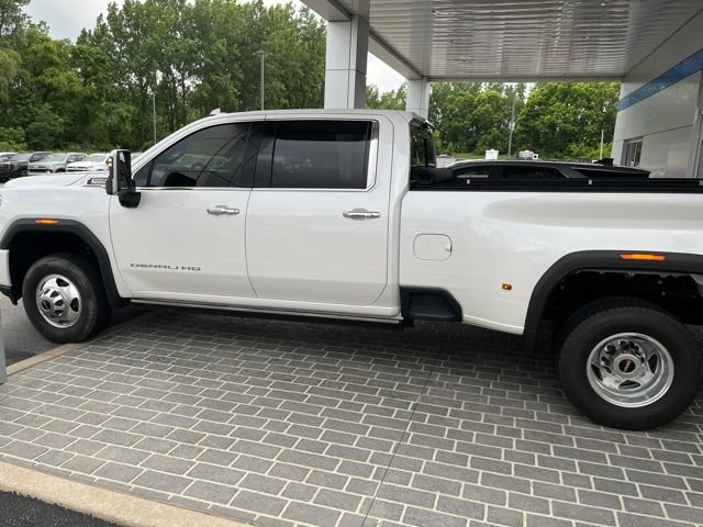 Used 2022 White Frost Tricoat GMC Denali DRW image 2