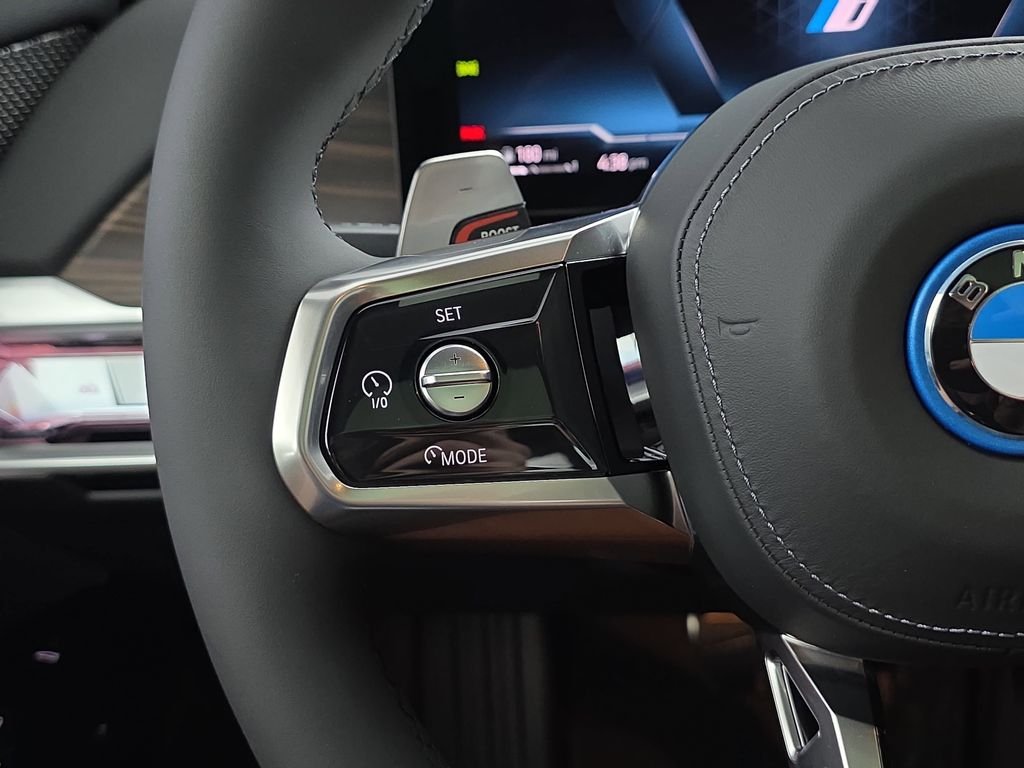 2026 BMW 7 Series 750e - Photo 17