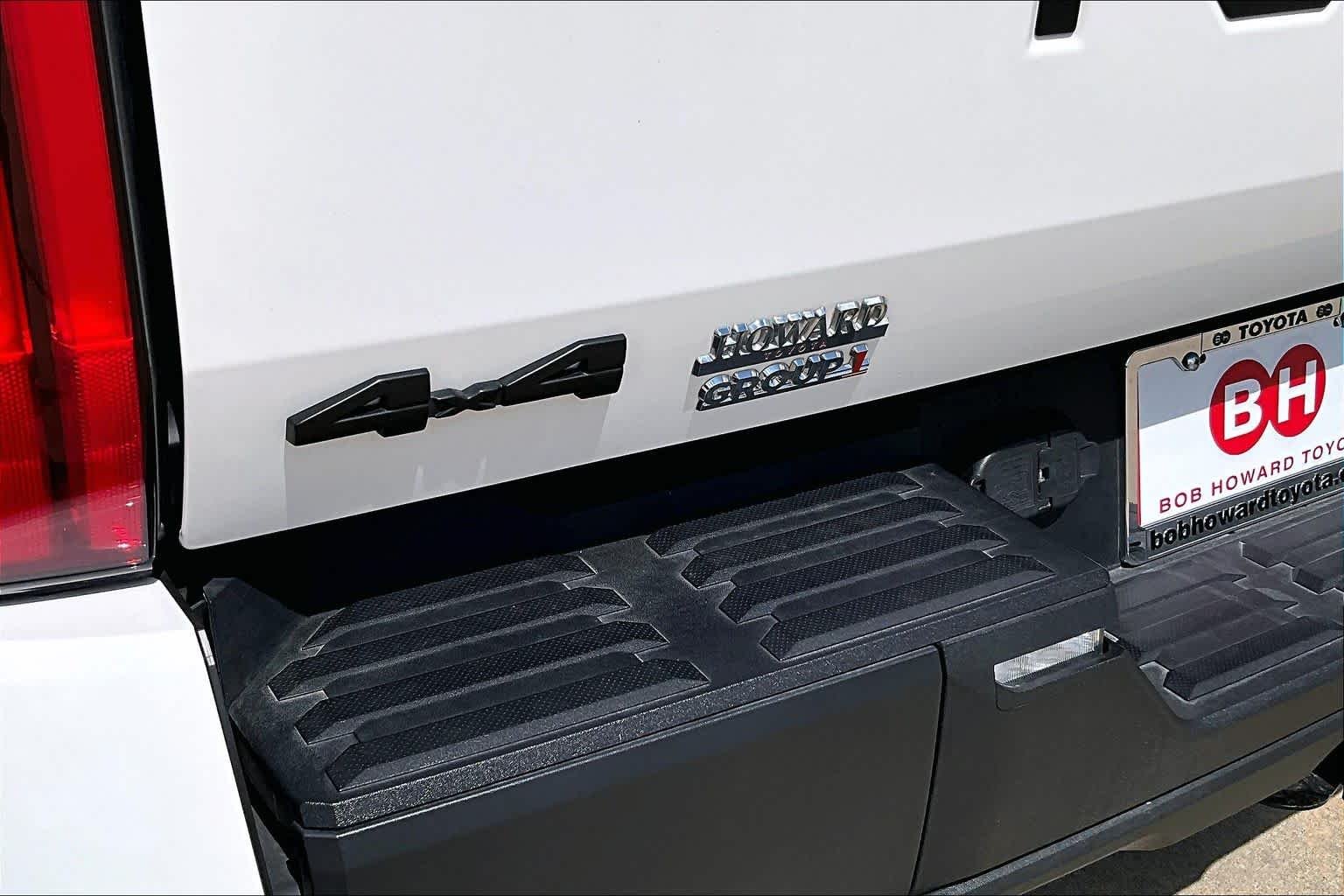 Used 2025 Ice Cap Toyota SR5 image 28