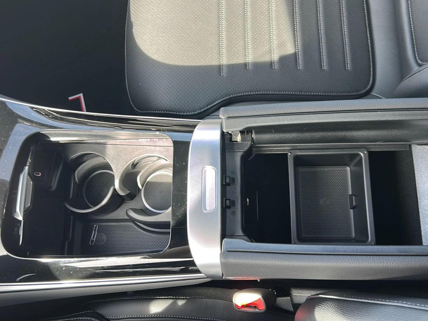 New 2026 Polar White Mercedes-Benz GLC 300 image 21