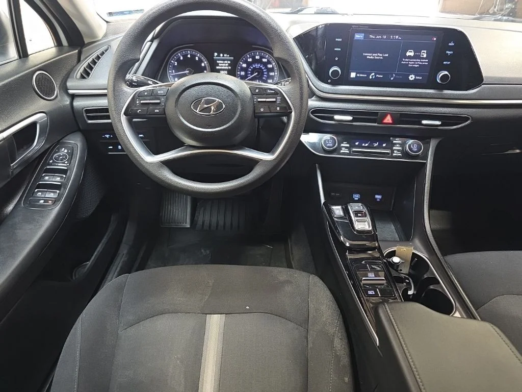 Used 2022 Quartz White Hyundai SEL image 13