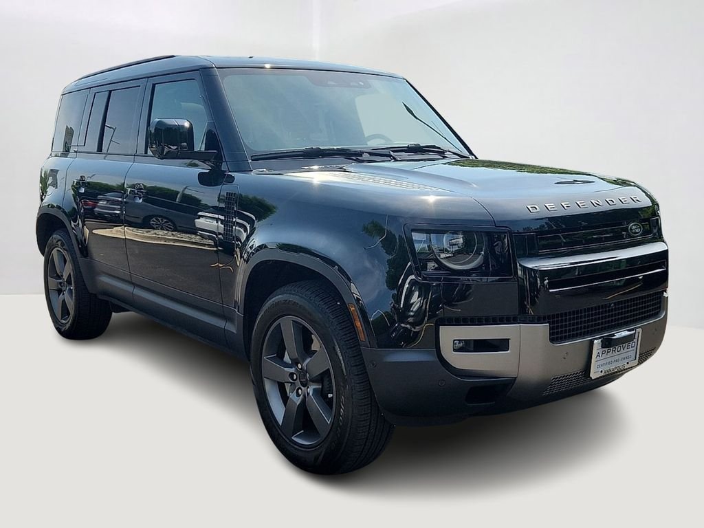 Used 2026 Santorini Black Metallic Land Rover S image 3