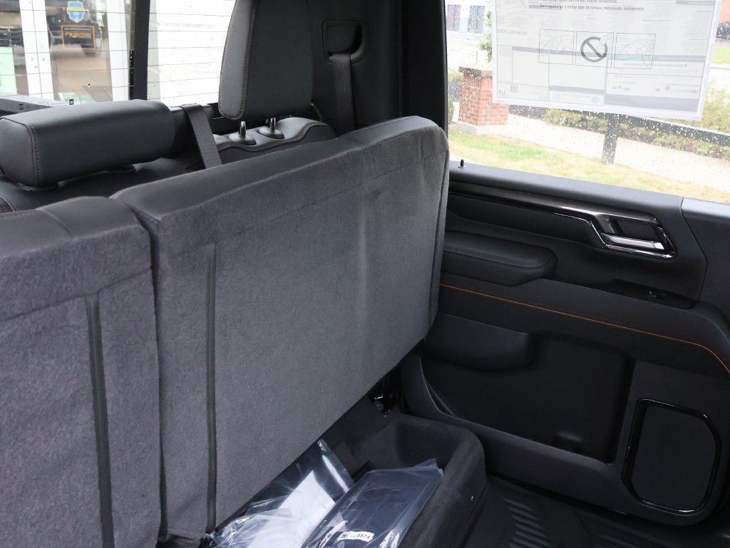 2026 GMC Sierra 2500HD AT4 - Photo 13