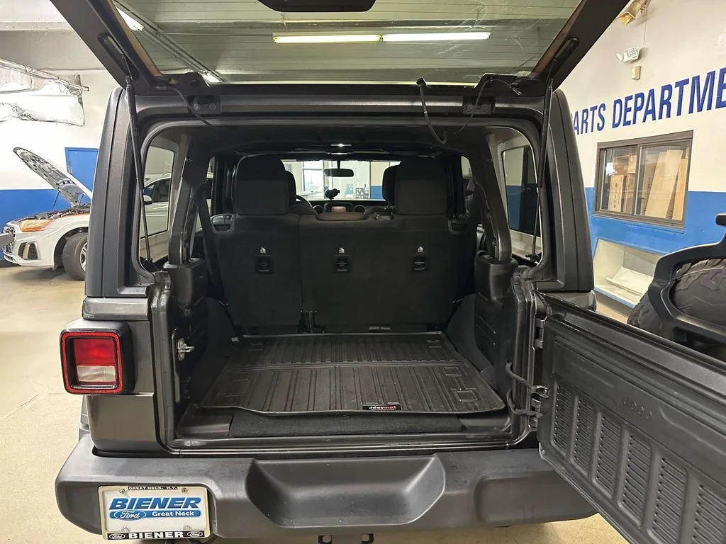 Used 2018 Gray Jeep Unlimited Sport S image 27