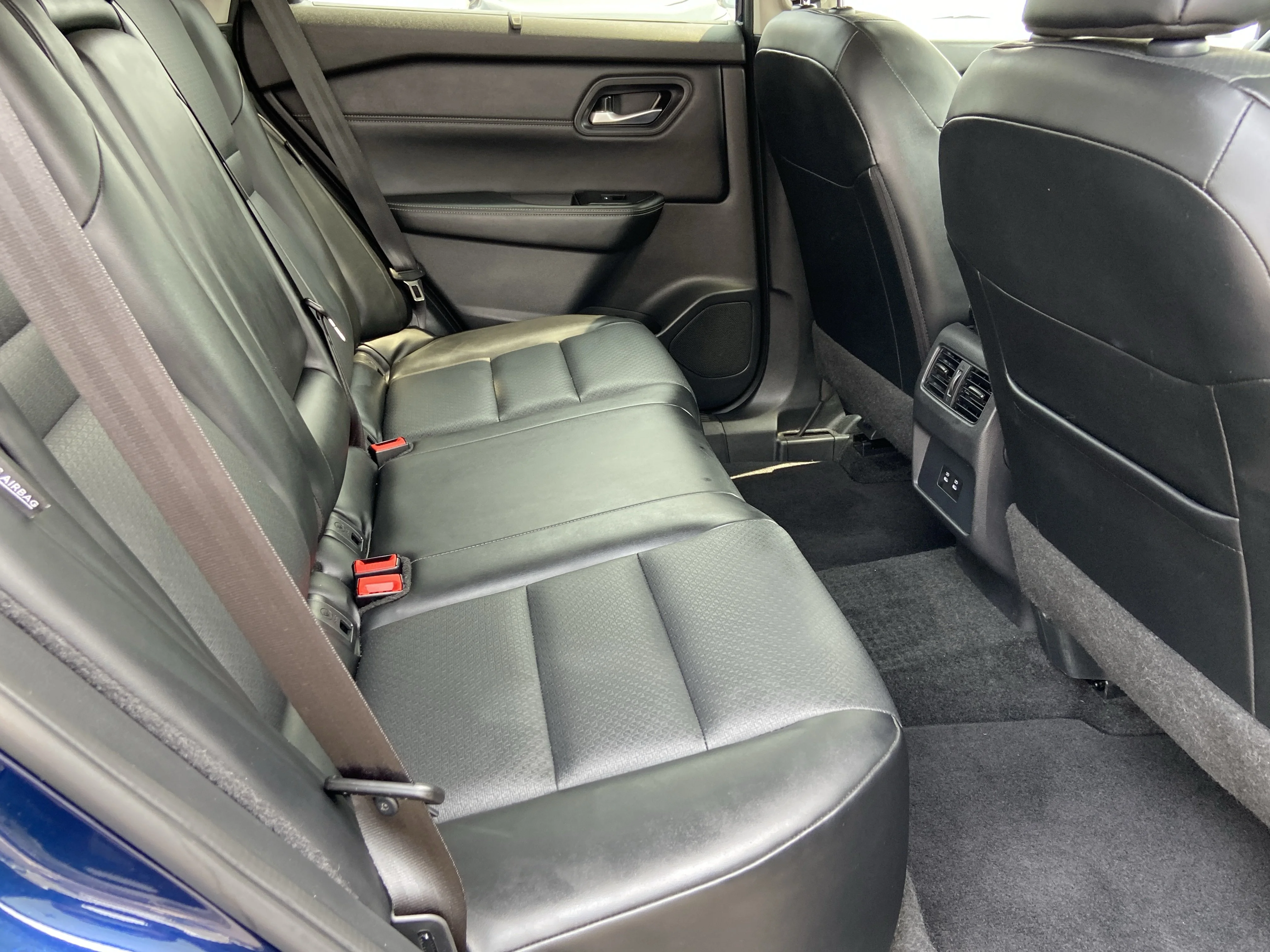 2024 Nissan Rogue SV - Photo 28