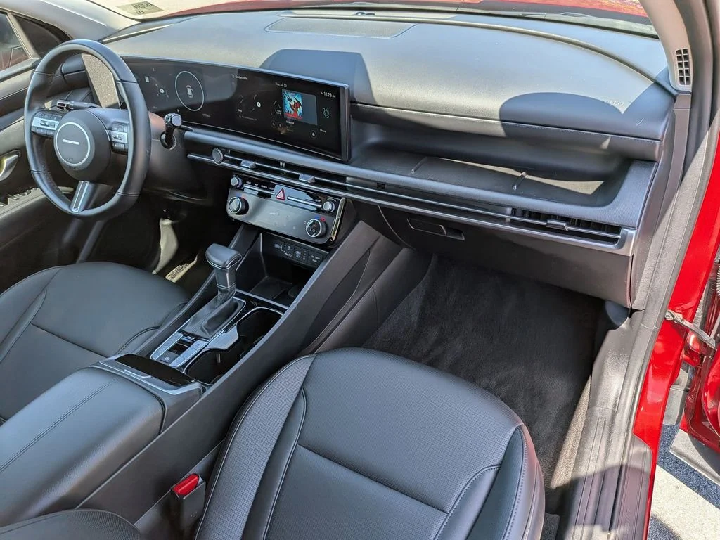 Used 2025 Red Hyundai SEL Convenience image 31