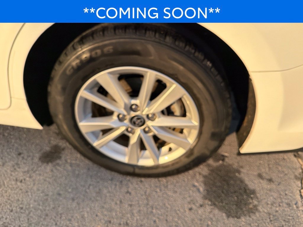 Used 2025 White Toyota LE image 17