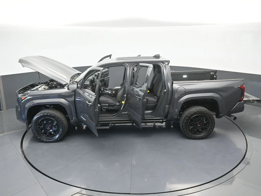 Used 2025 Underground Toyota SR5 image 71