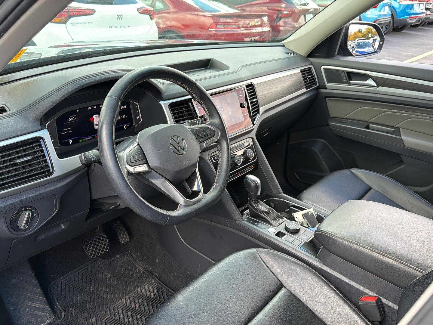 Used 2022 Platinum Gray Metallic Volkswagen 3.6L V6 SE w/Technology image 3