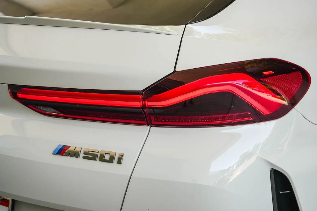 Used 2022 White BMW M50i image 7