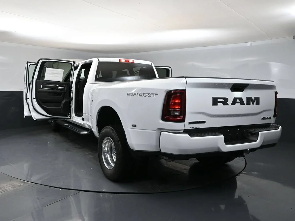 New 2026 Bright White Clear-Coat Exterior Paint RAM Big Horn image 56