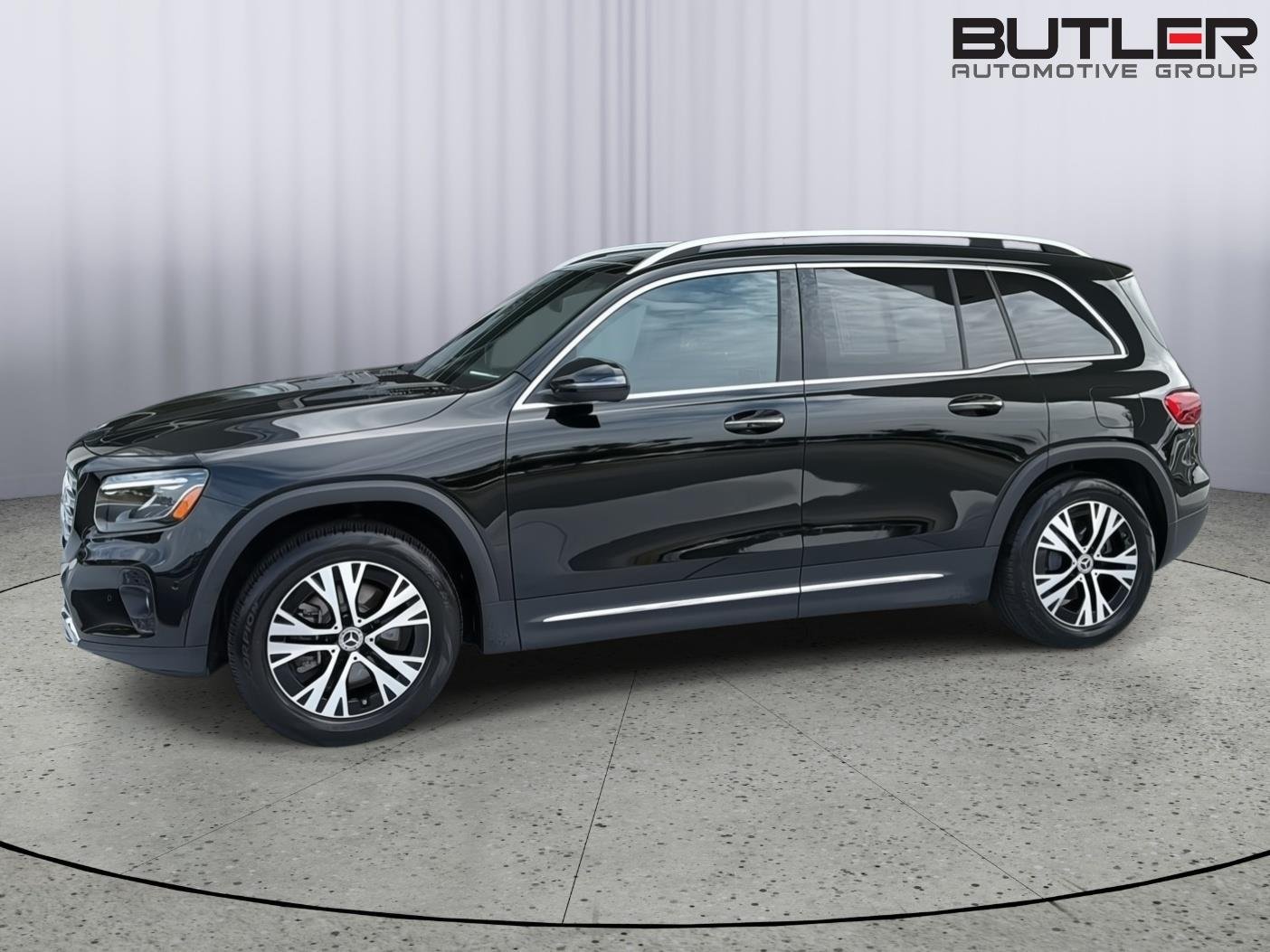 Used 2024 Night Black Mercedes-Benz GLB 250 image 3