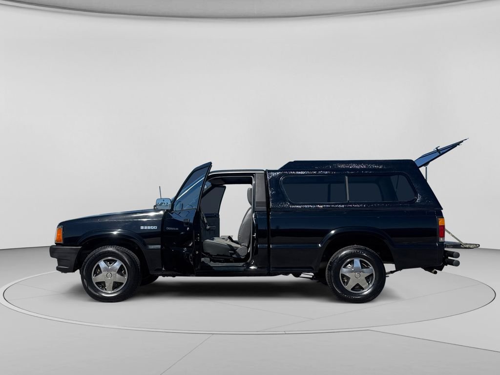 Used 1990 Black Mazda Truck image 27