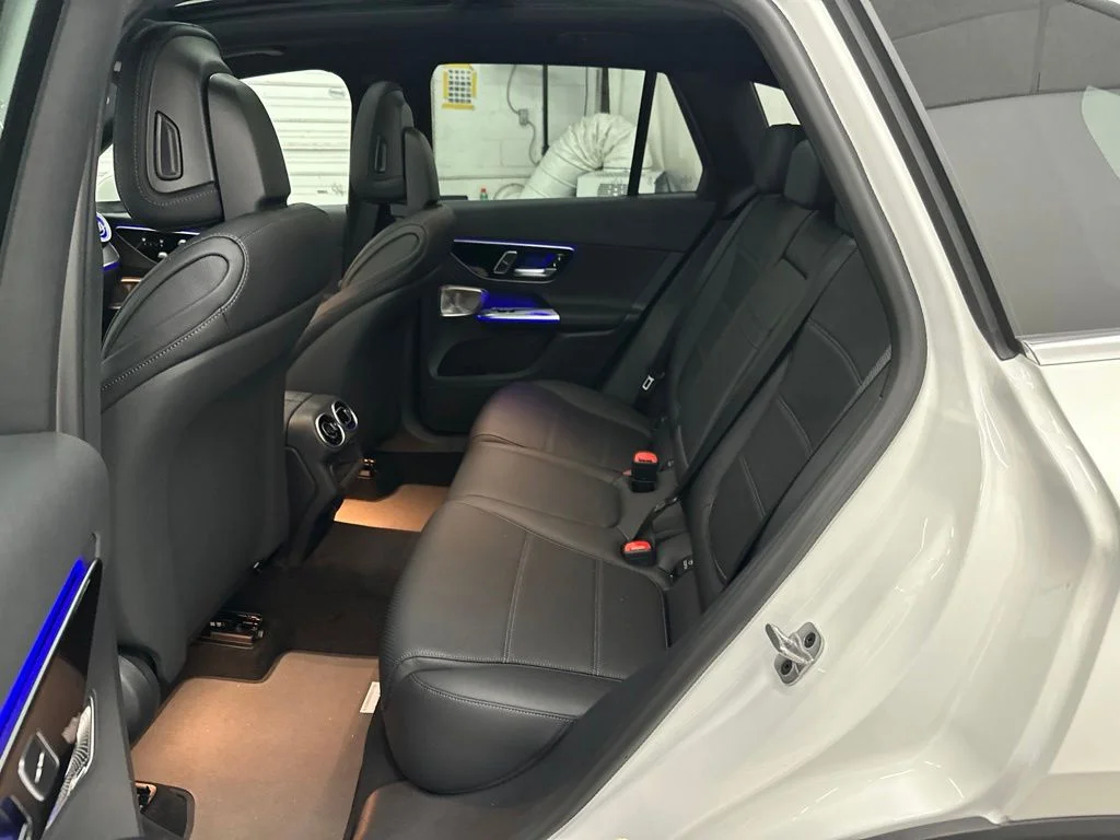 New 2027 White Mercedes-Benz GLC 300 image 23