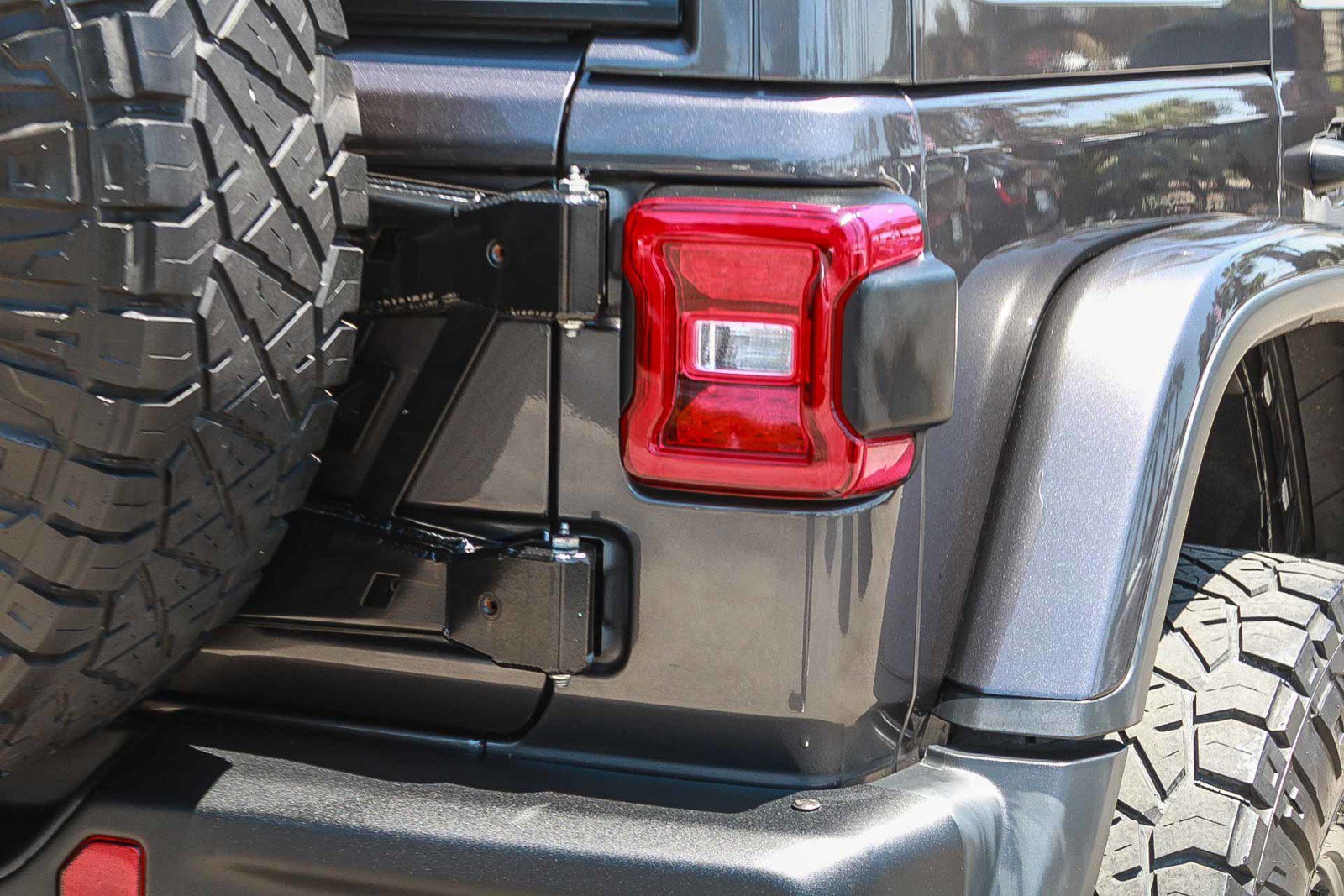 Used 2021 Granite Crystal Metallic Clearcoat Jeep Unlimited Rubicon image 7