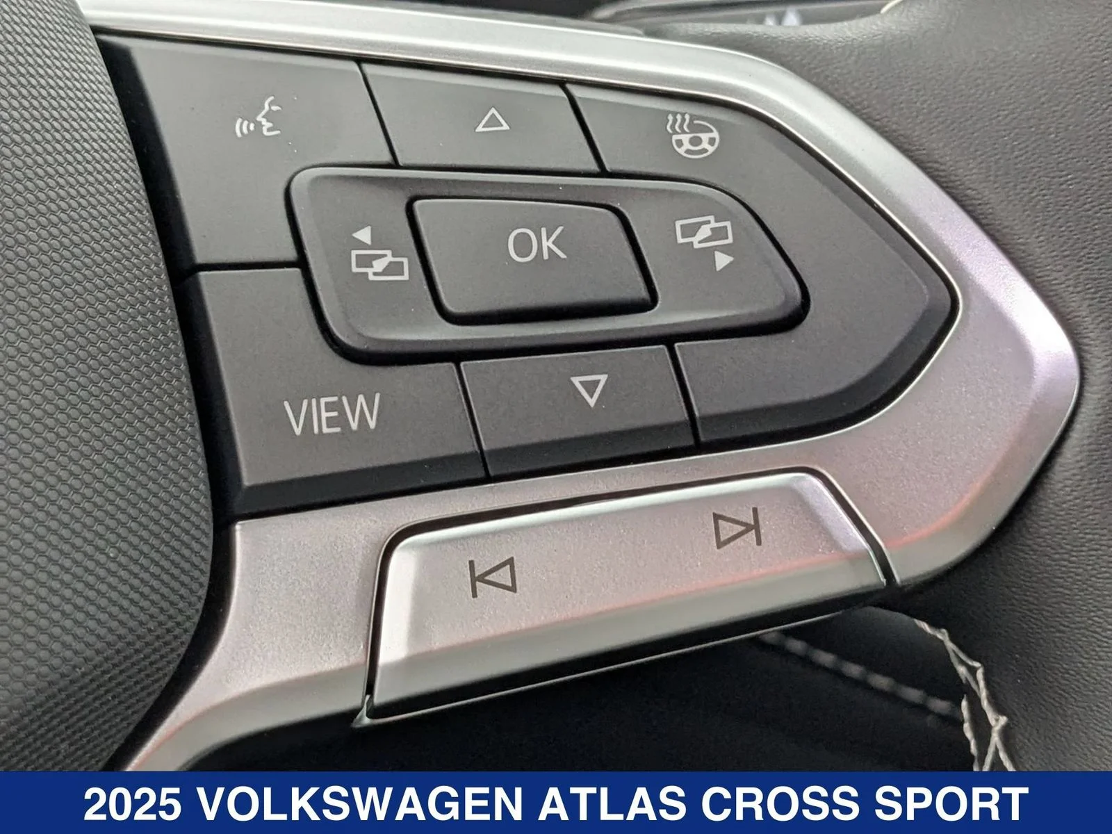 New 2025 Pure Gray Volkswagen 2.0T SE w/ Technology image 17