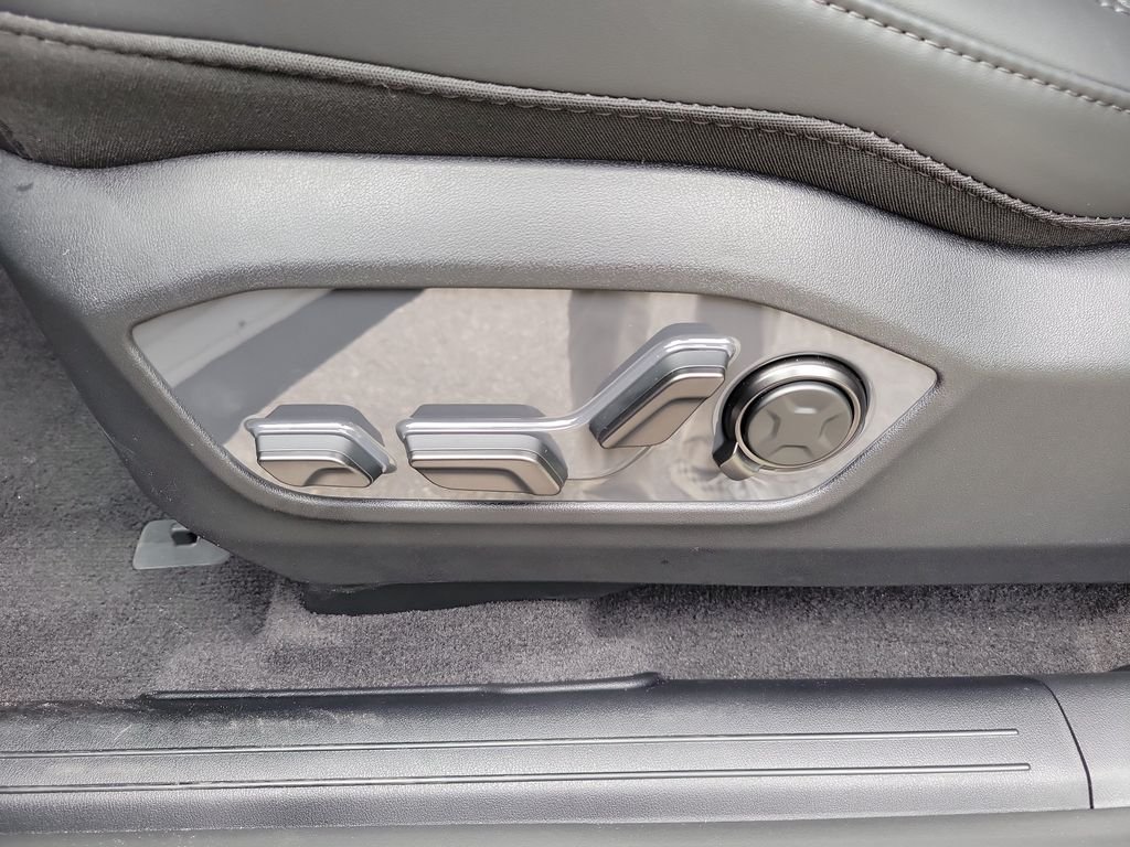 New 2027 Glacial White Pearl Kia X-Line SX Prestige image 27