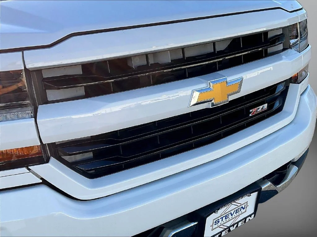 Used 2016 White Chevrolet LT image 35