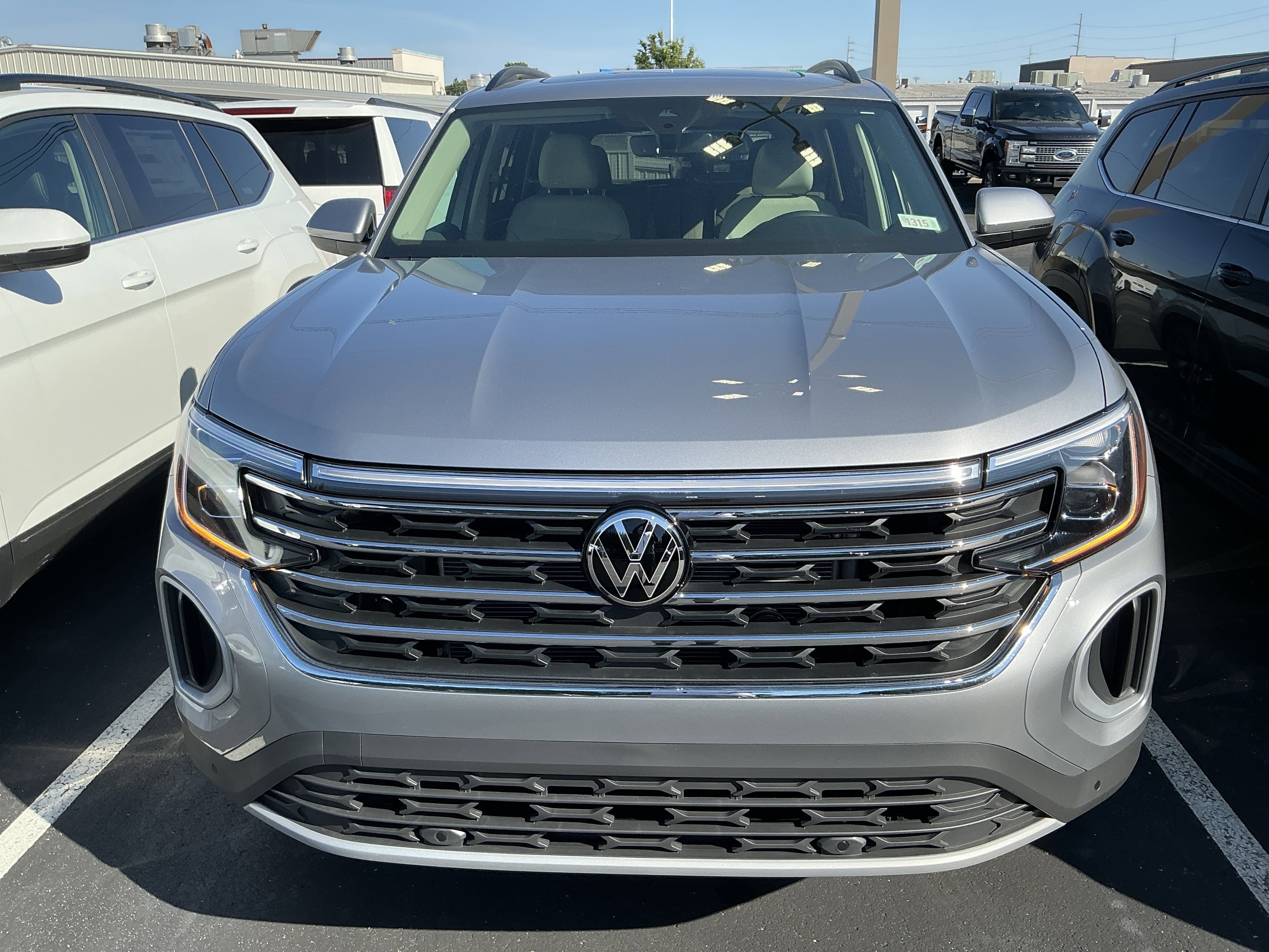 New 2026 Silver Mist Metallic Volkswagen 2.0T SE w/Technology image 3