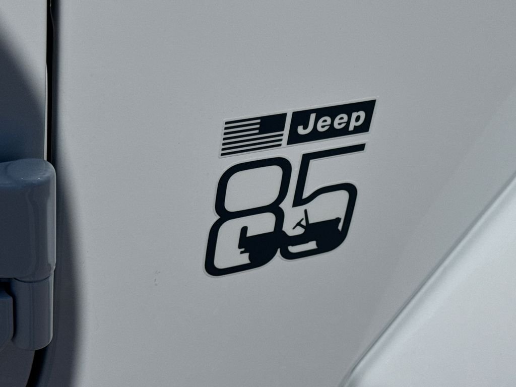 New 2026 Bright White Clear-Coat Exterior Paint Jeep 85th Anniversary Edition image 8