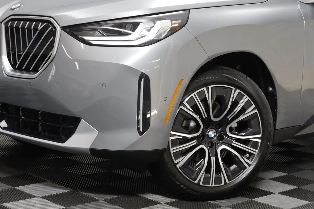 New 2026 Gray BMW 30 xDrive image 4