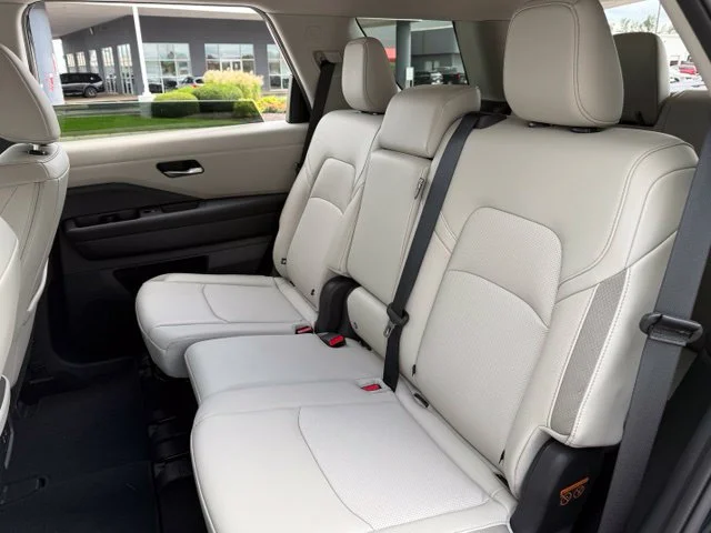2026 Nissan Pathfinder SL - Photo 21