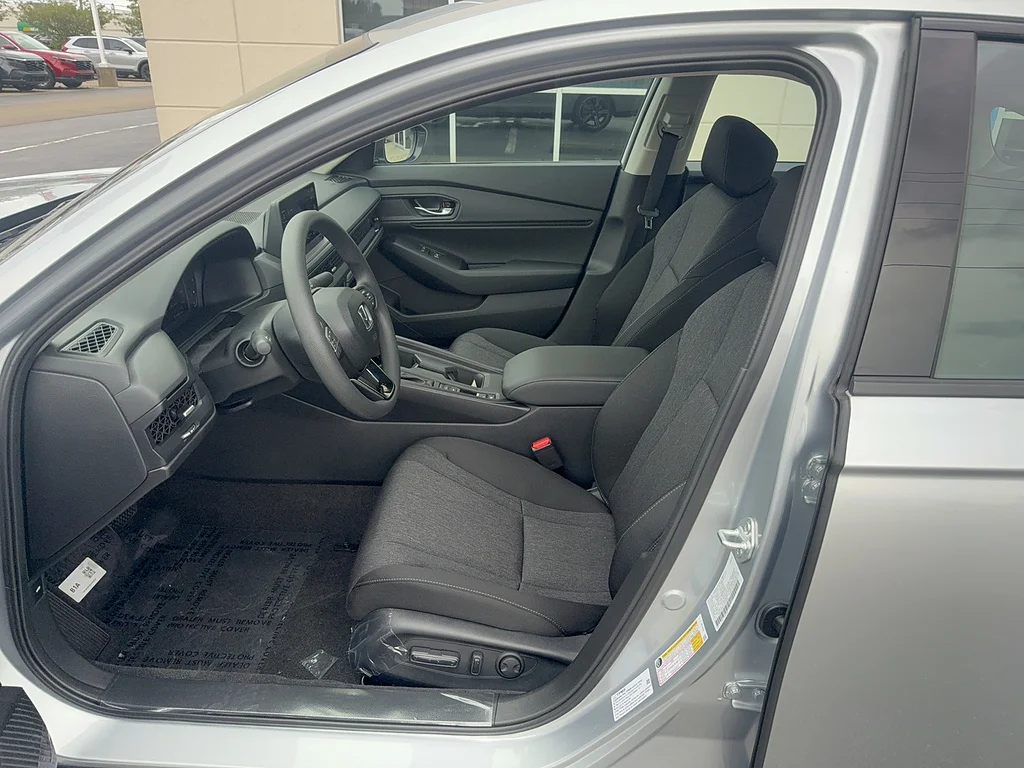 New 2026 Solar Silver Metallic Honda SE image 10