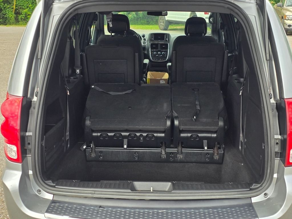 Used 2020 Silver Dodge SE Plus image 10