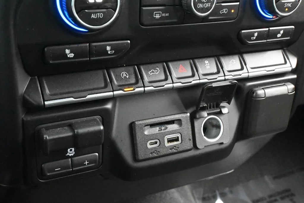 Used 2019 Black Chevrolet LT image 18