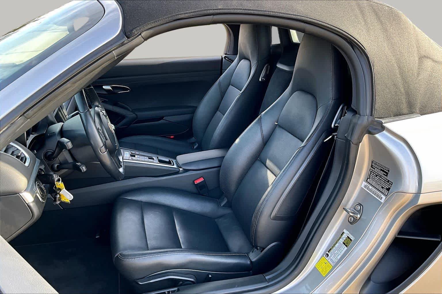 Used 2013 Platinum Silver Metallic Porsche  image 7