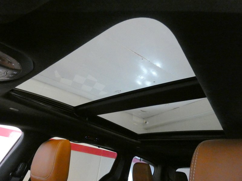 Used 2024 RED Chrysler Pinnacle FWD image 22