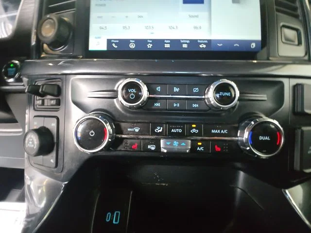 Certified Used 2023 Oxford White Ford XLT image 17