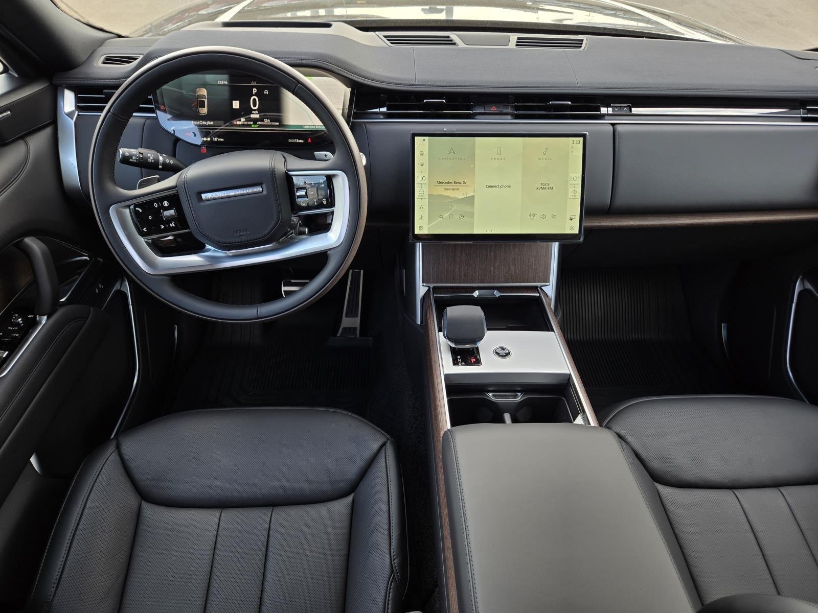 New 2026 Santorini Black Land Rover SE image 21